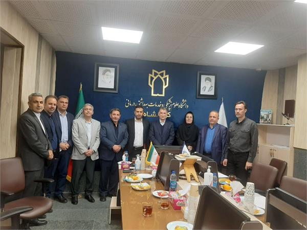 ⭕️ تقدیر رئیس دانشگاه از مرکز تحقیقات عوامل محیطی تأثیرگذار بر سلامت