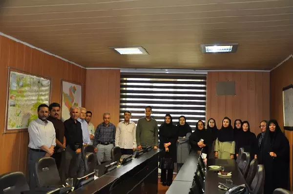 تقدیر از همکاران فعال در شناسایی بیماران سل و HIV در مرکز بهداشت شهرستان کرمانشاه