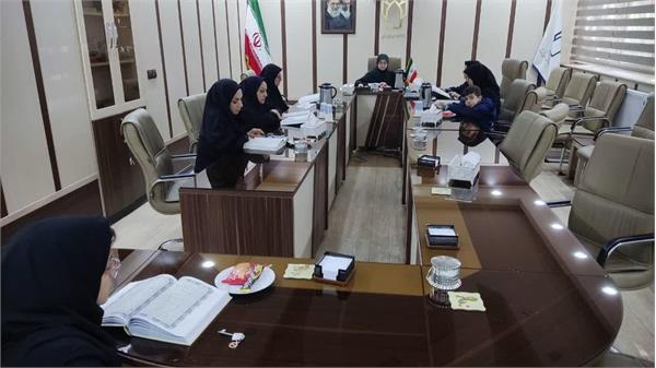 جلسه آموزش تفسیر قرآن کریم ویژه بانوان