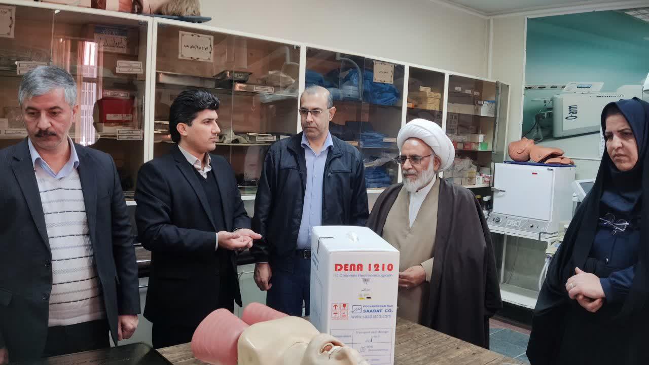 اهدای دستگاه الکتروکاردیوگرافی ۱۲ کاناله به دانشکده4