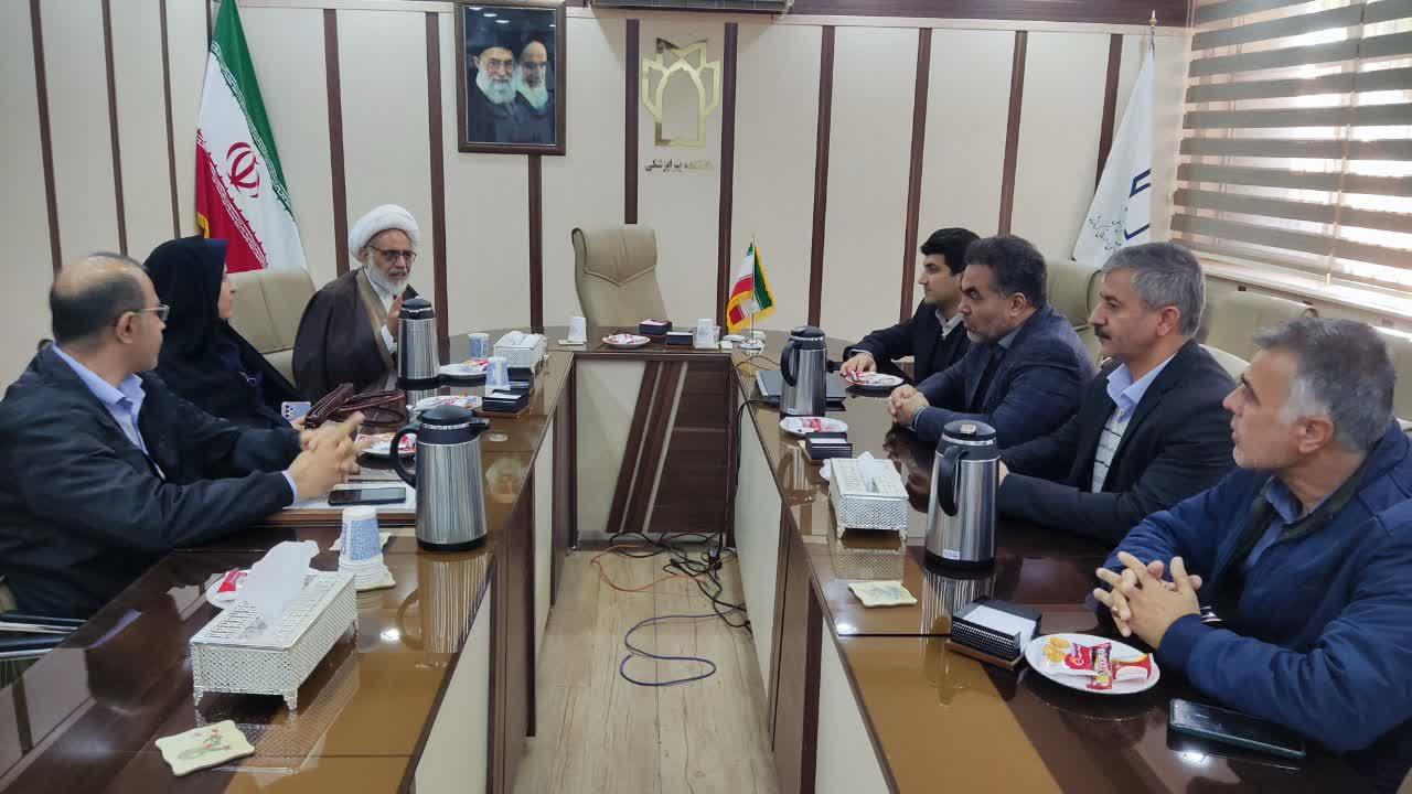 اهدای دستگاه الکتروکاردیوگرافی ۱۲ کاناله به دانشکده8